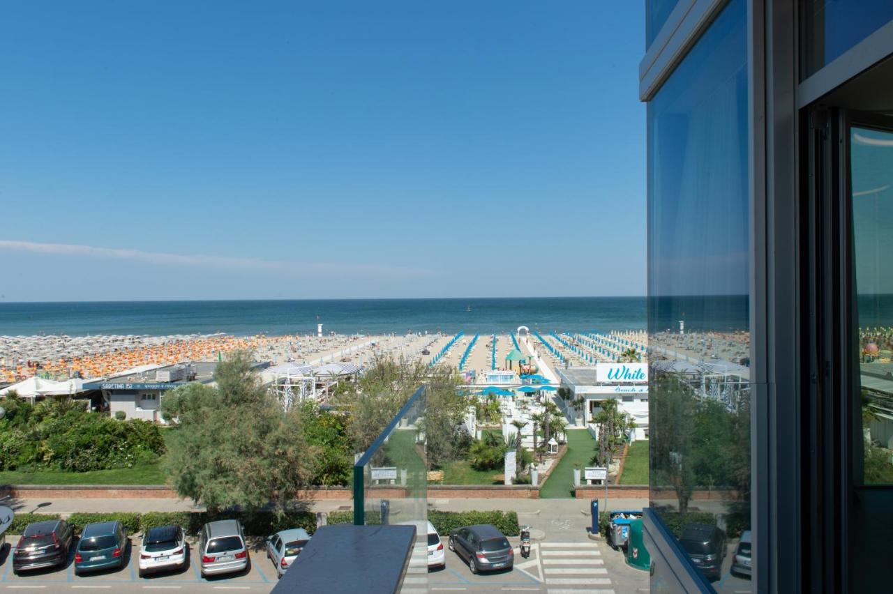 Hotel Commodore Cervia Exterior foto