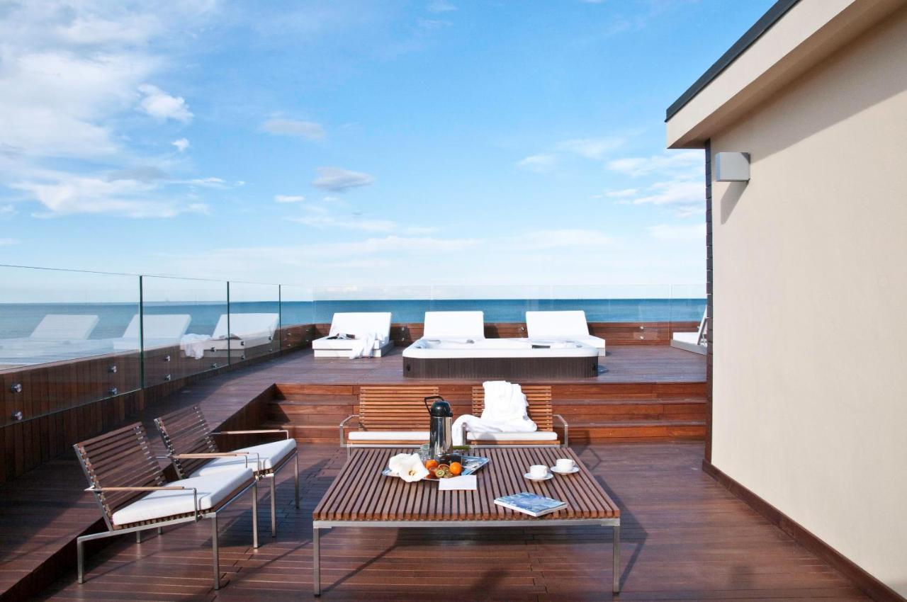 Hotel Commodore Cervia Exterior foto