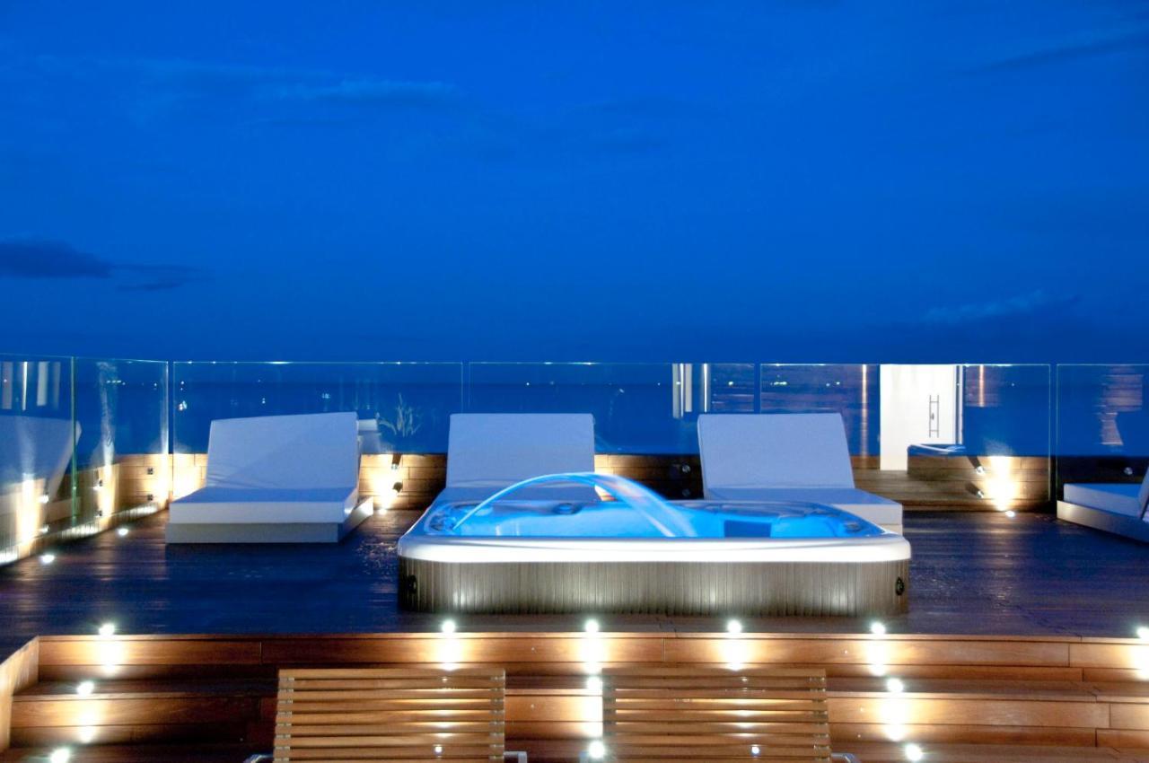 Hotel Commodore Cervia Exterior foto
