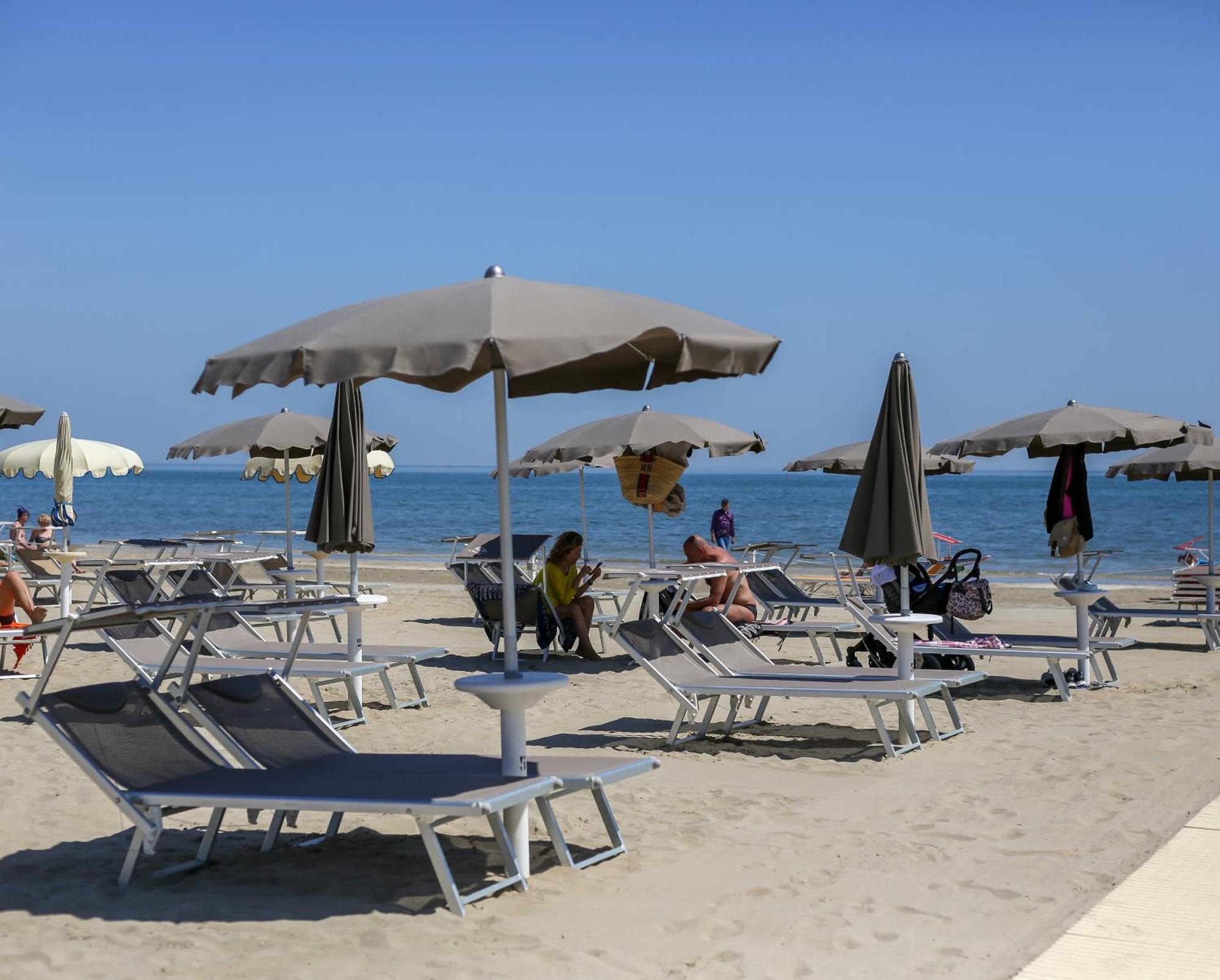 Hotel Commodore Cervia Exterior foto